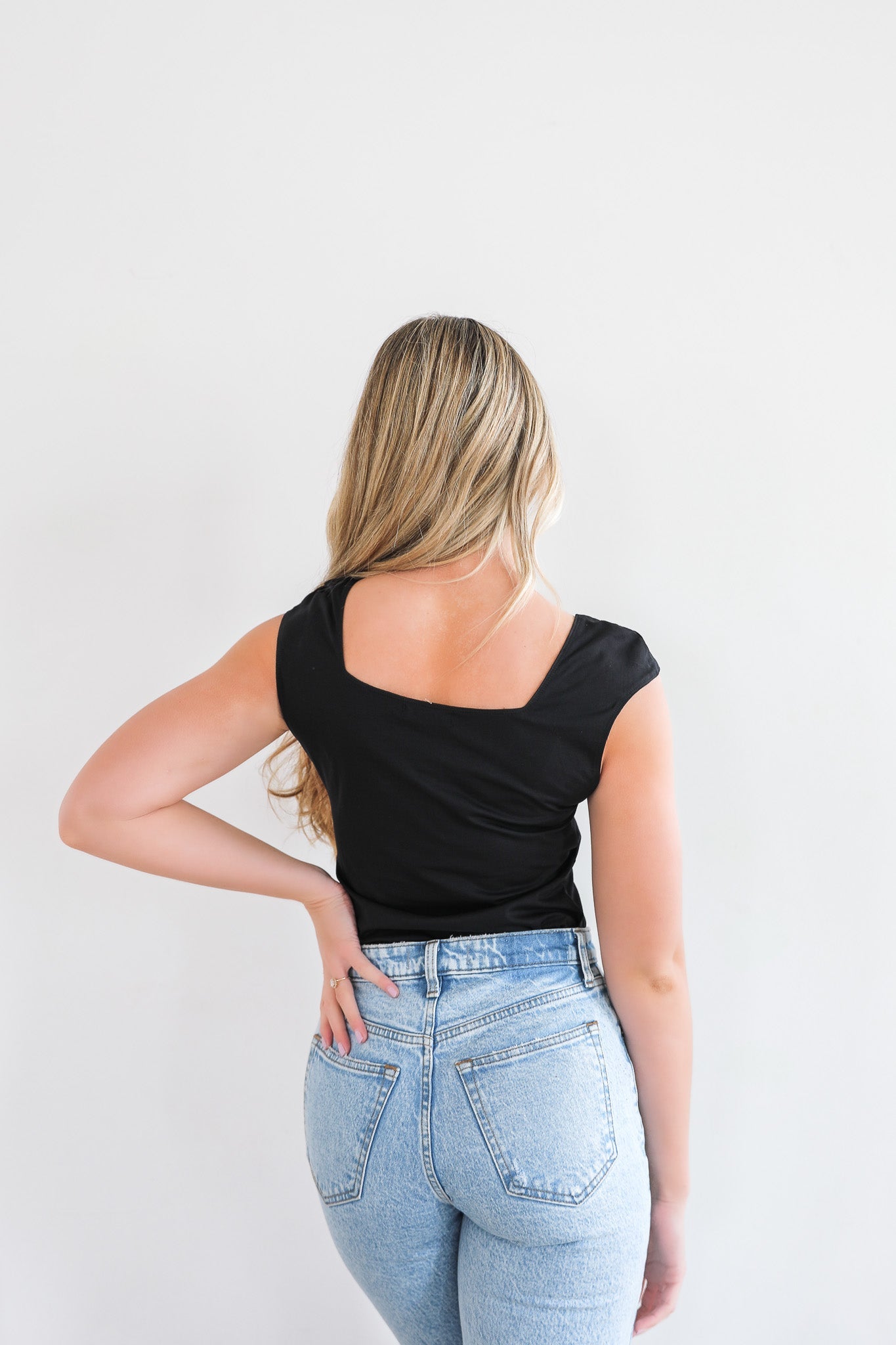 LAYERING BODYSUIT IN BLACK FINAL SALE