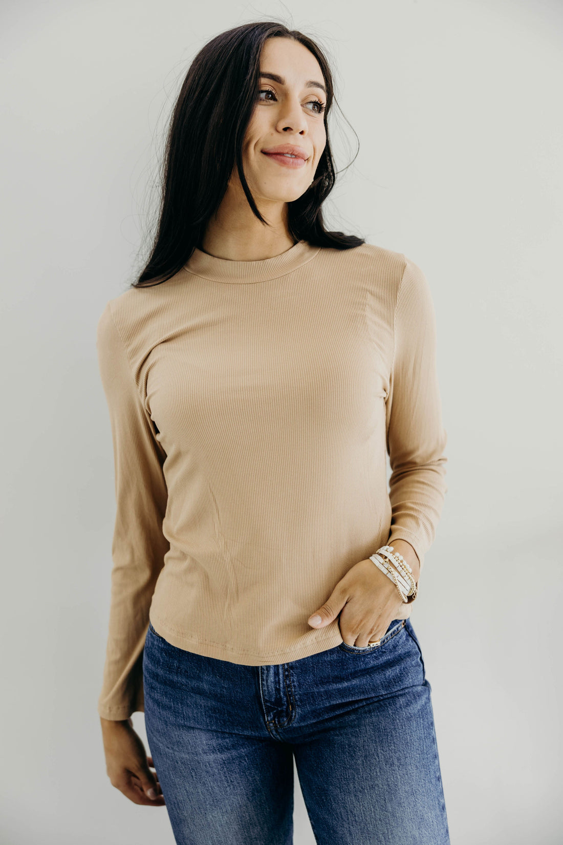 LONG SLEEVE MOCKNECK IN TAUPE