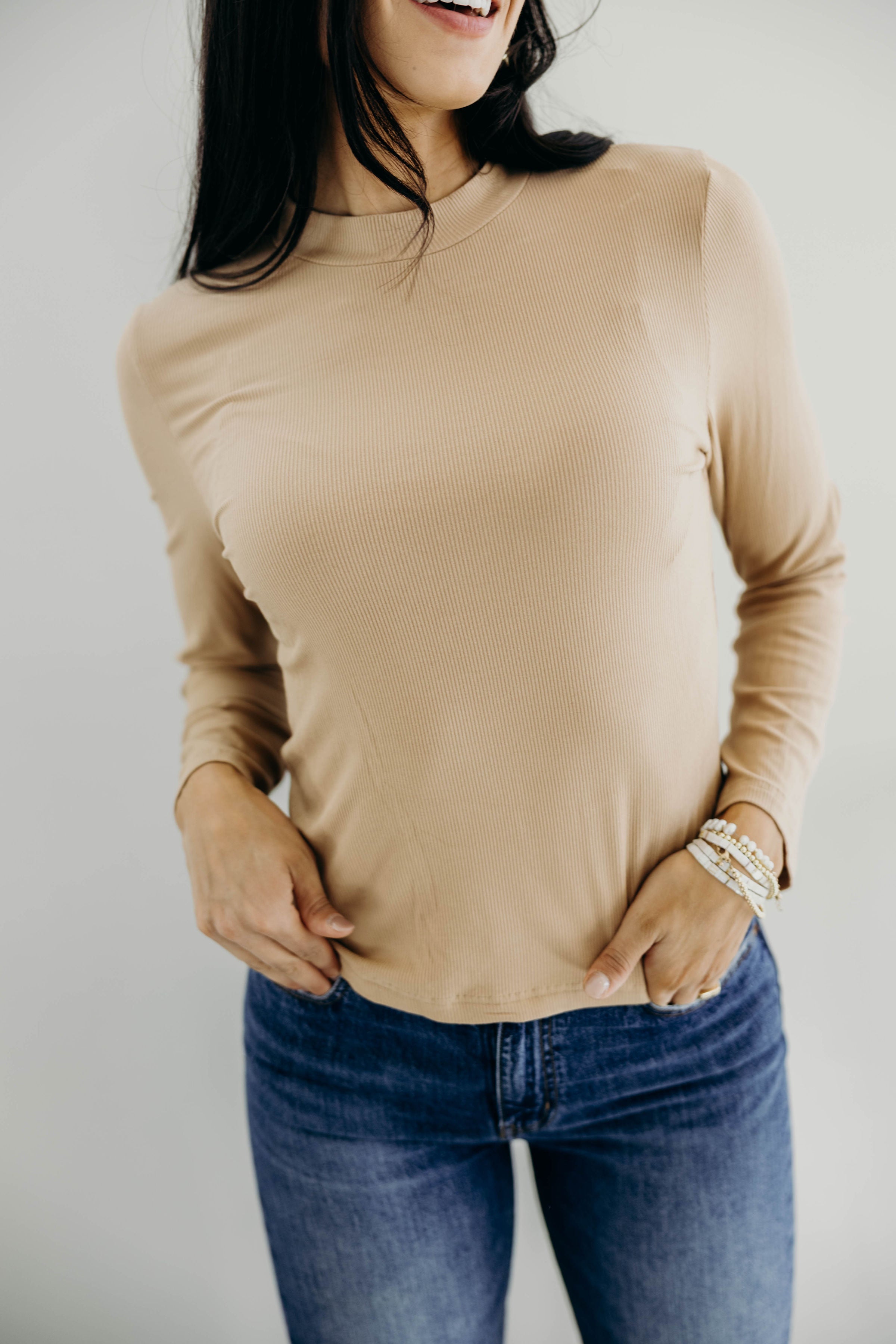 LONG SLEEVE MOCKNECK IN TAUPE