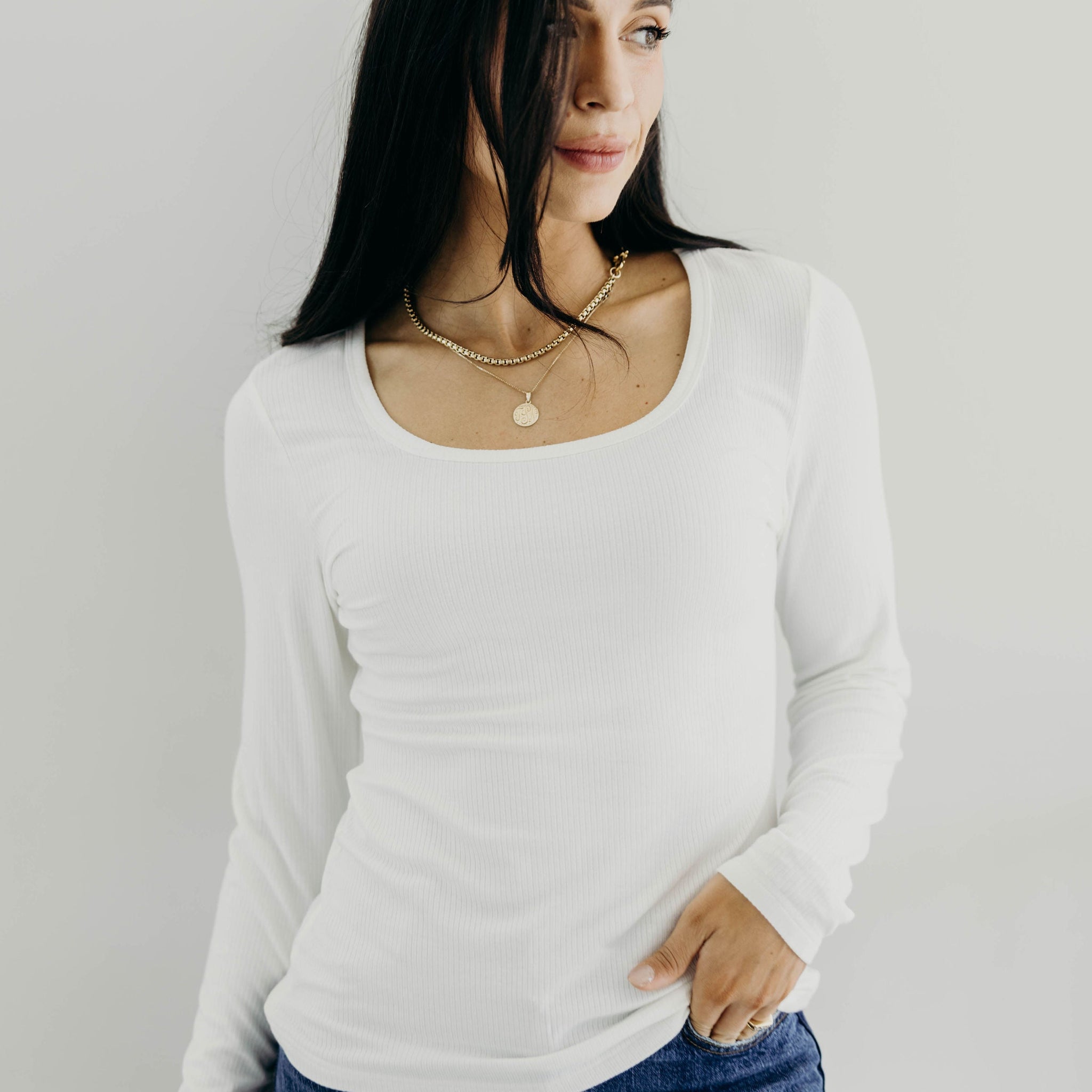 LONG SLEEVE SCOOP TEE IN IVORY