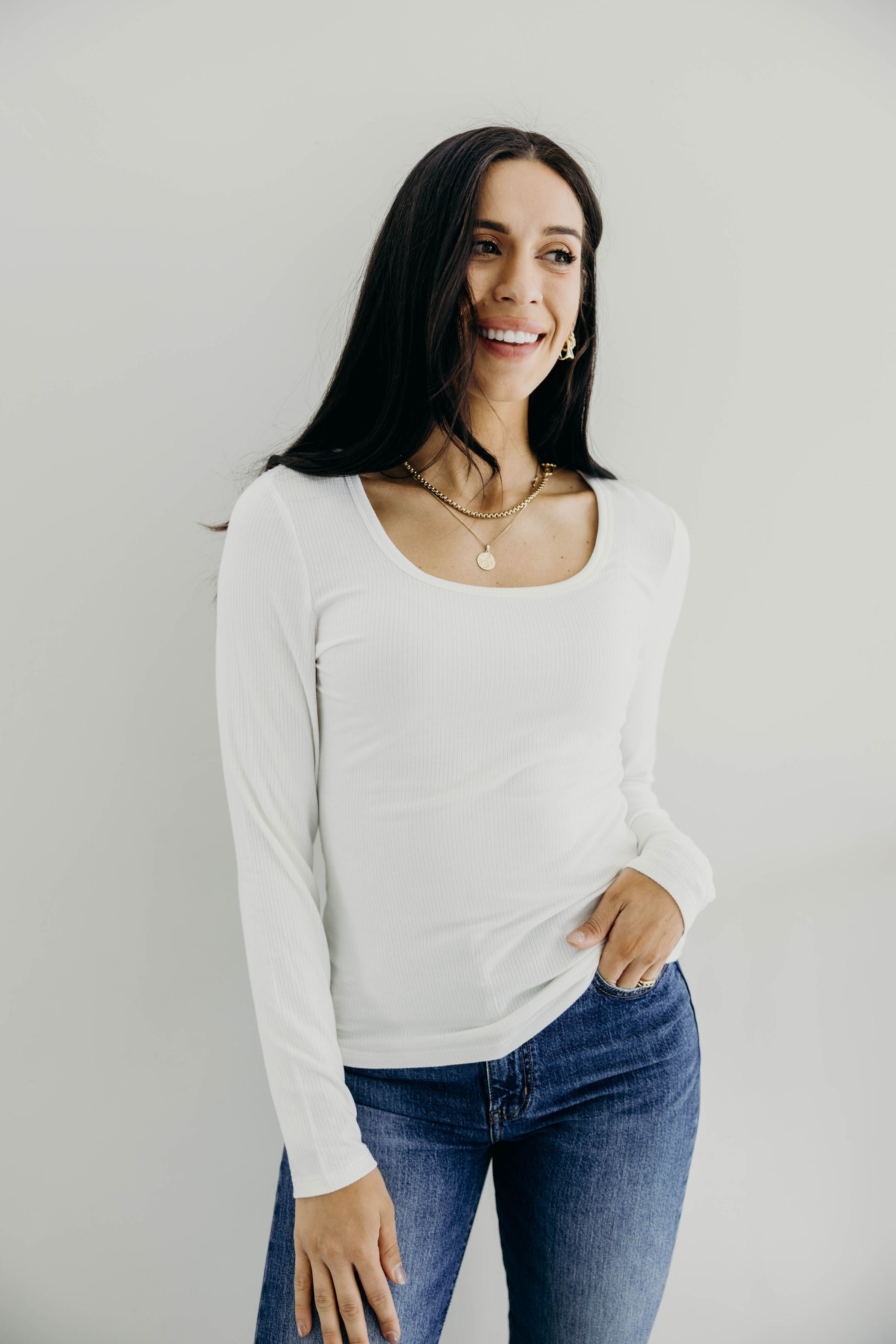 LONG SLEEVE SCOOP TEE IN IVORY