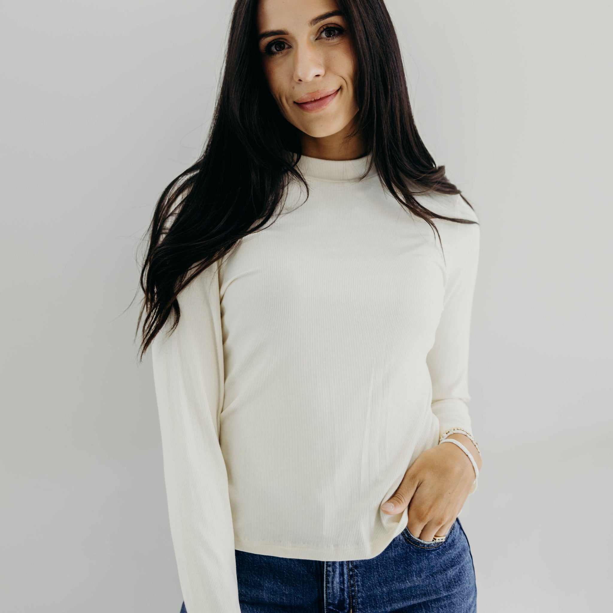 LONG SLEEVE MOCKNECK IN VANILLA