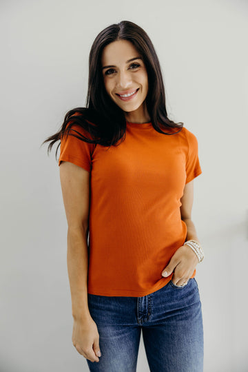 SHORT SLEEVE RIBBED TEE IN BAKED CLAY