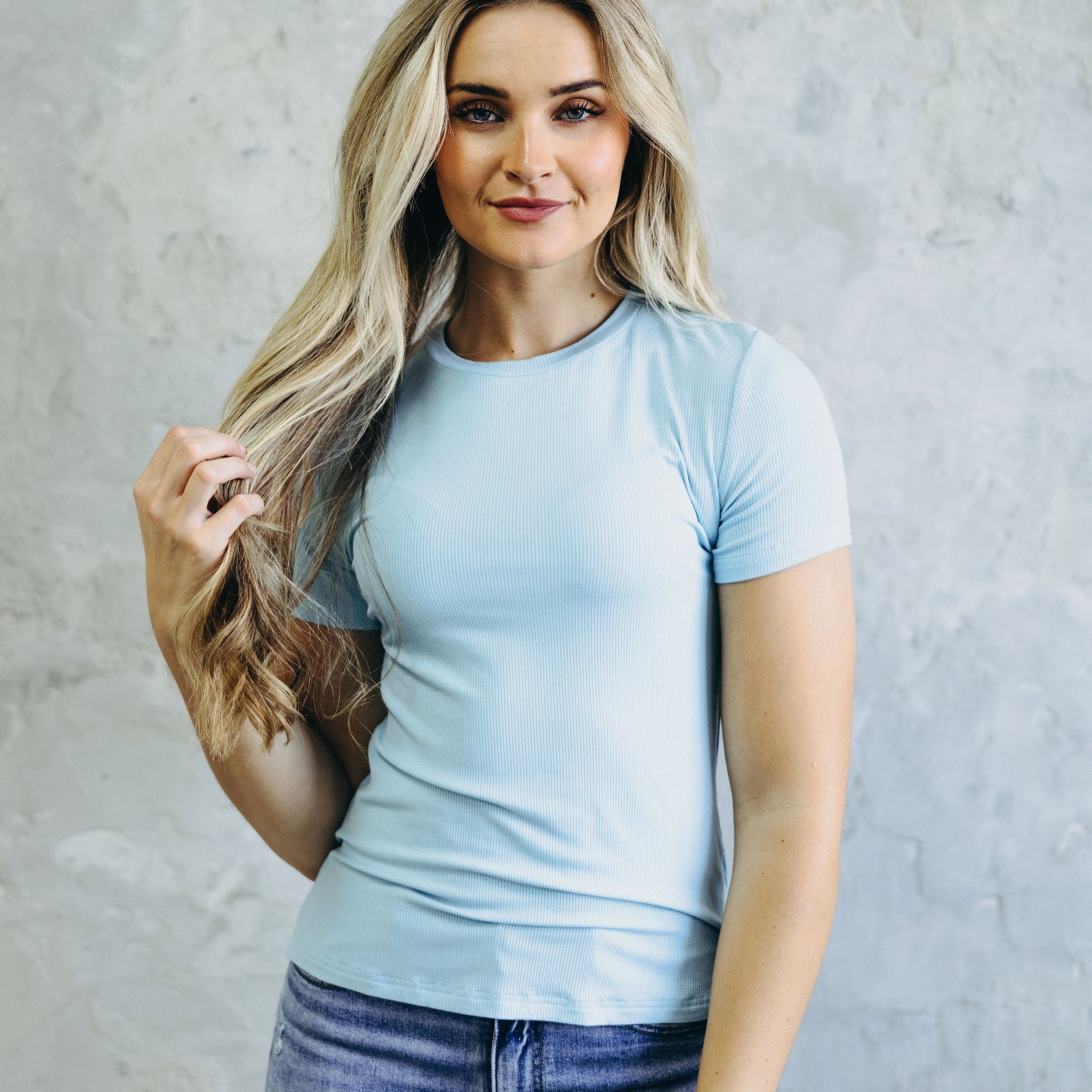 SHORT SLEEVE RIBBED TEE IN LIGHT BLUE FINAL SALE