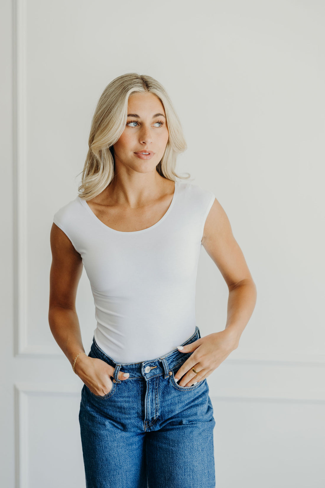 LAYERING CAP SLEEVE IN WHITE