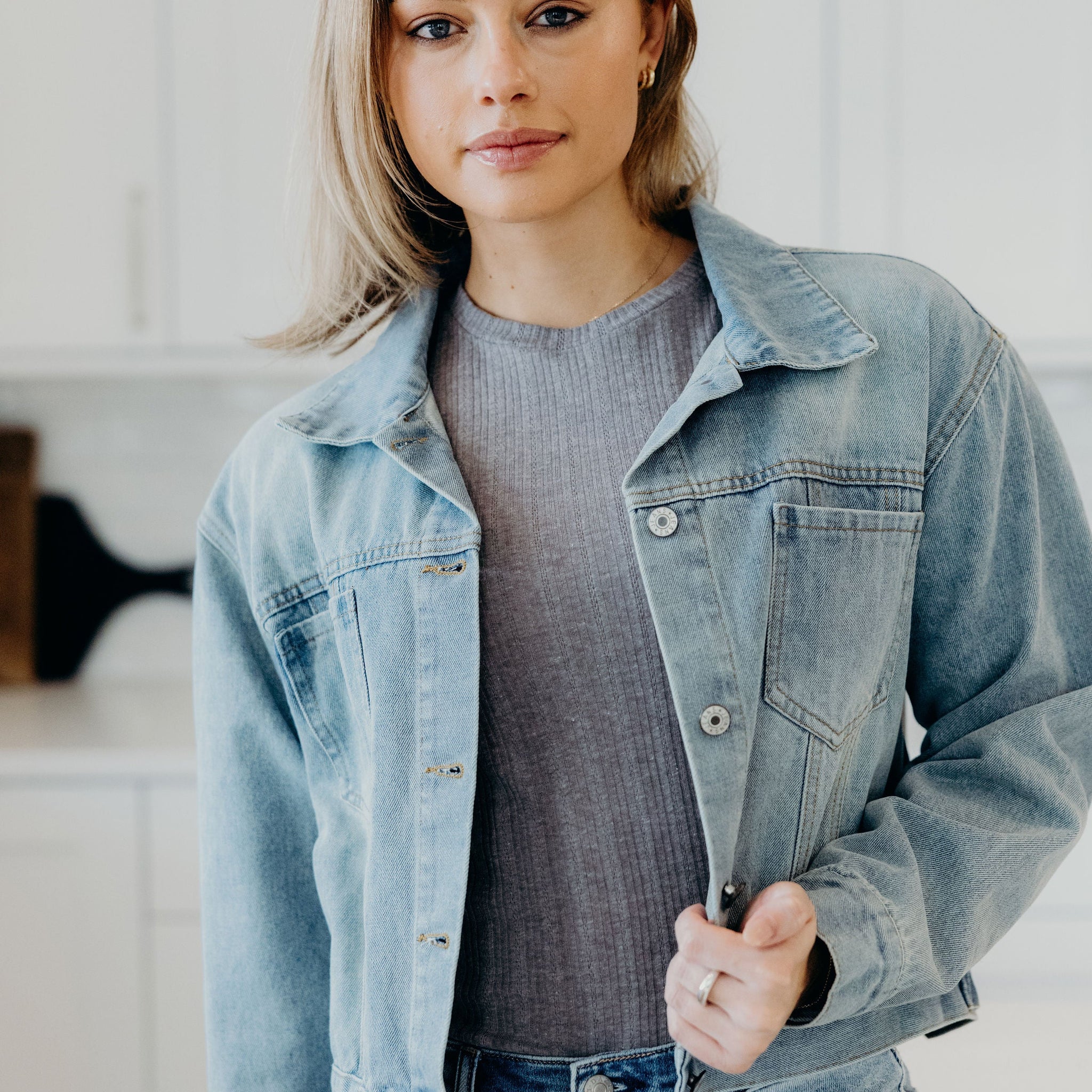 VINTAGE CROPPED JACKET IN LIGHT WASH FINAL SALE