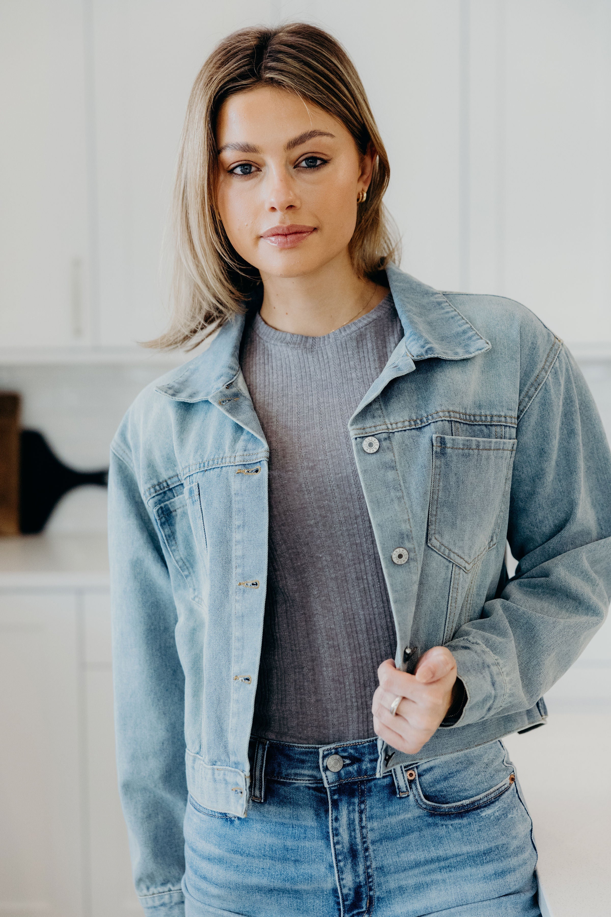 VINTAGE CROPPED JACKET IN LIGHT WASH FINAL SALE