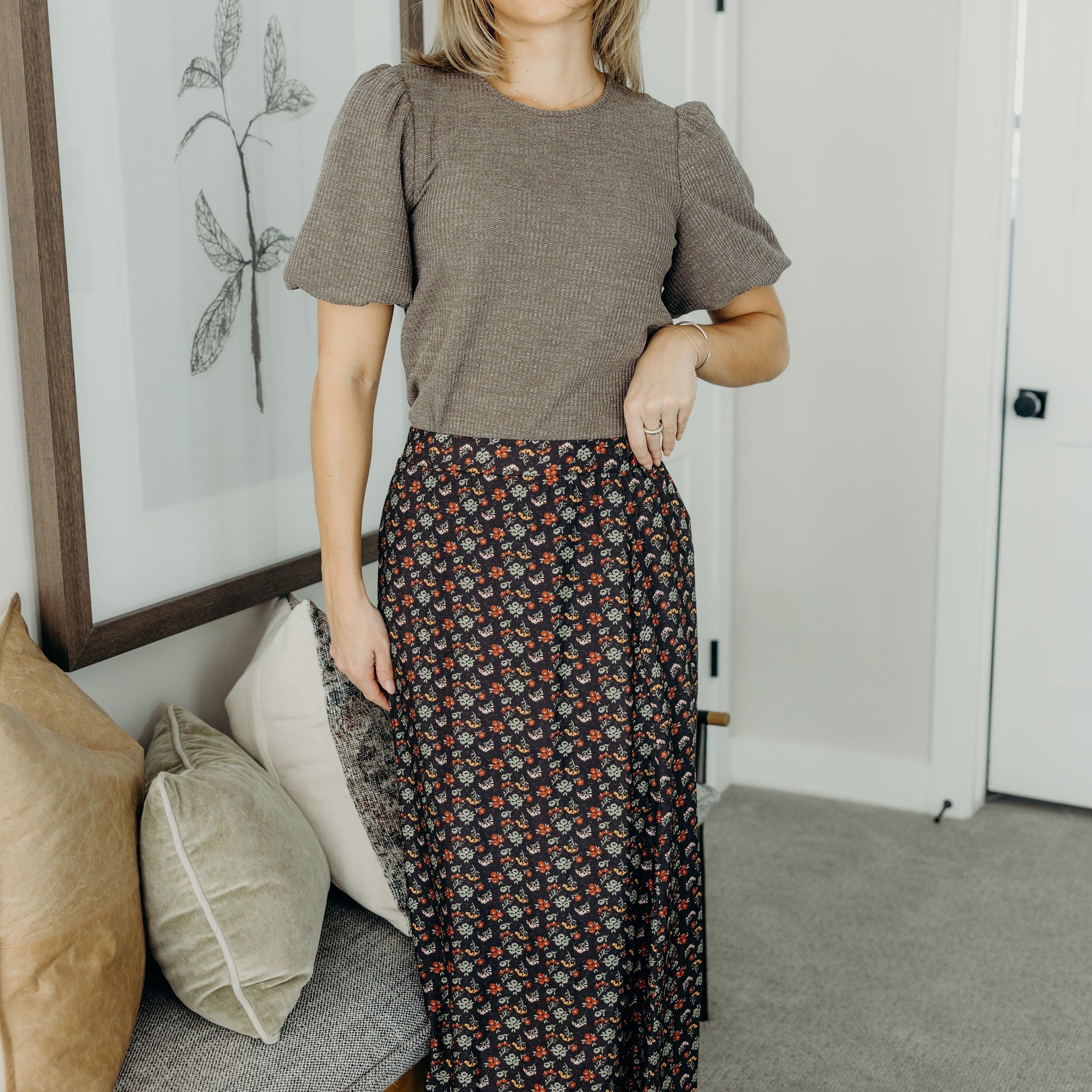 TEXTURED PUFF SLEEVE BLOUSE IN MOCHA FOG