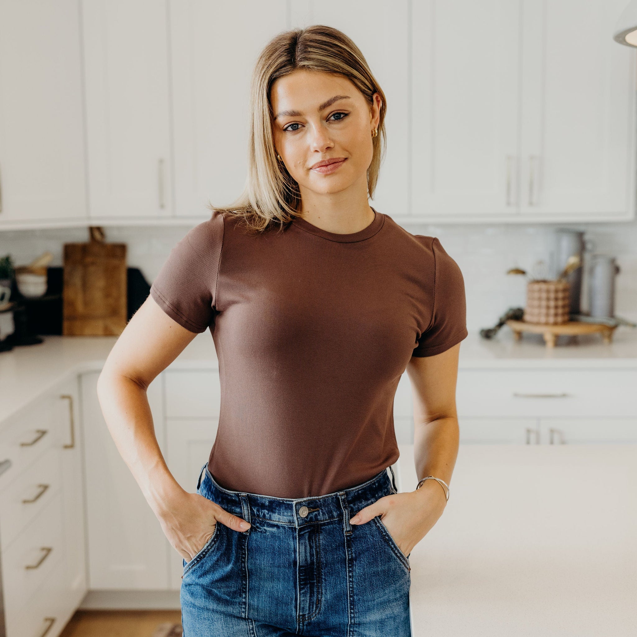 SHORT SLEEVE RIBBED TEE IN RUSTIC BROWN FINAL SALE