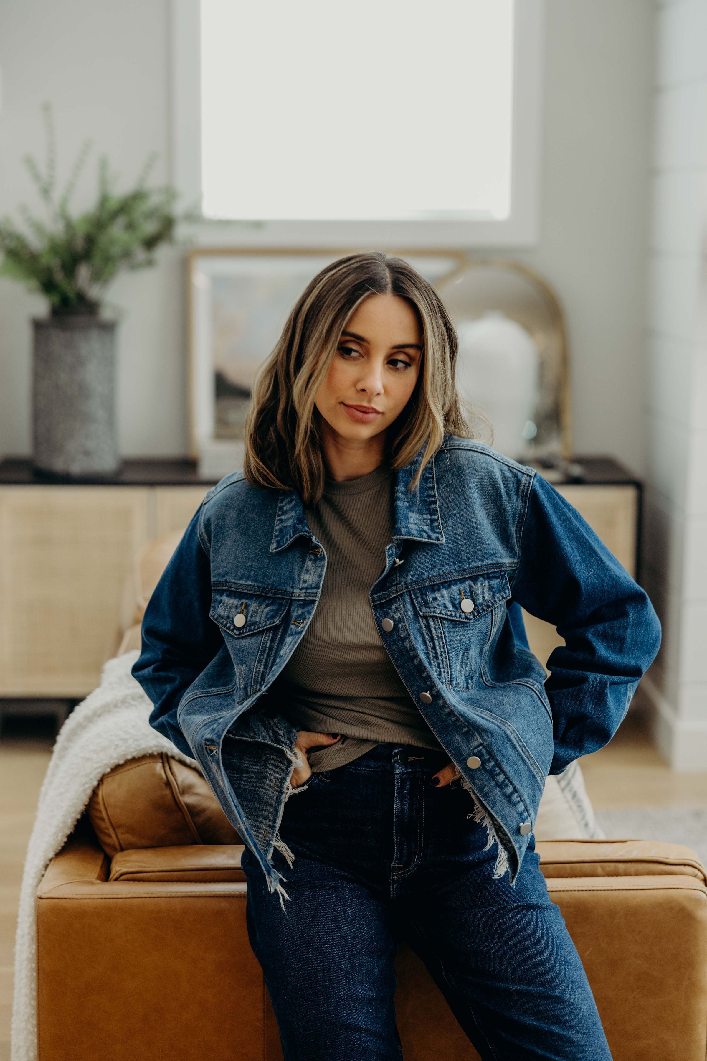 DISTRESSED DENIM JACKET IN INDIGO