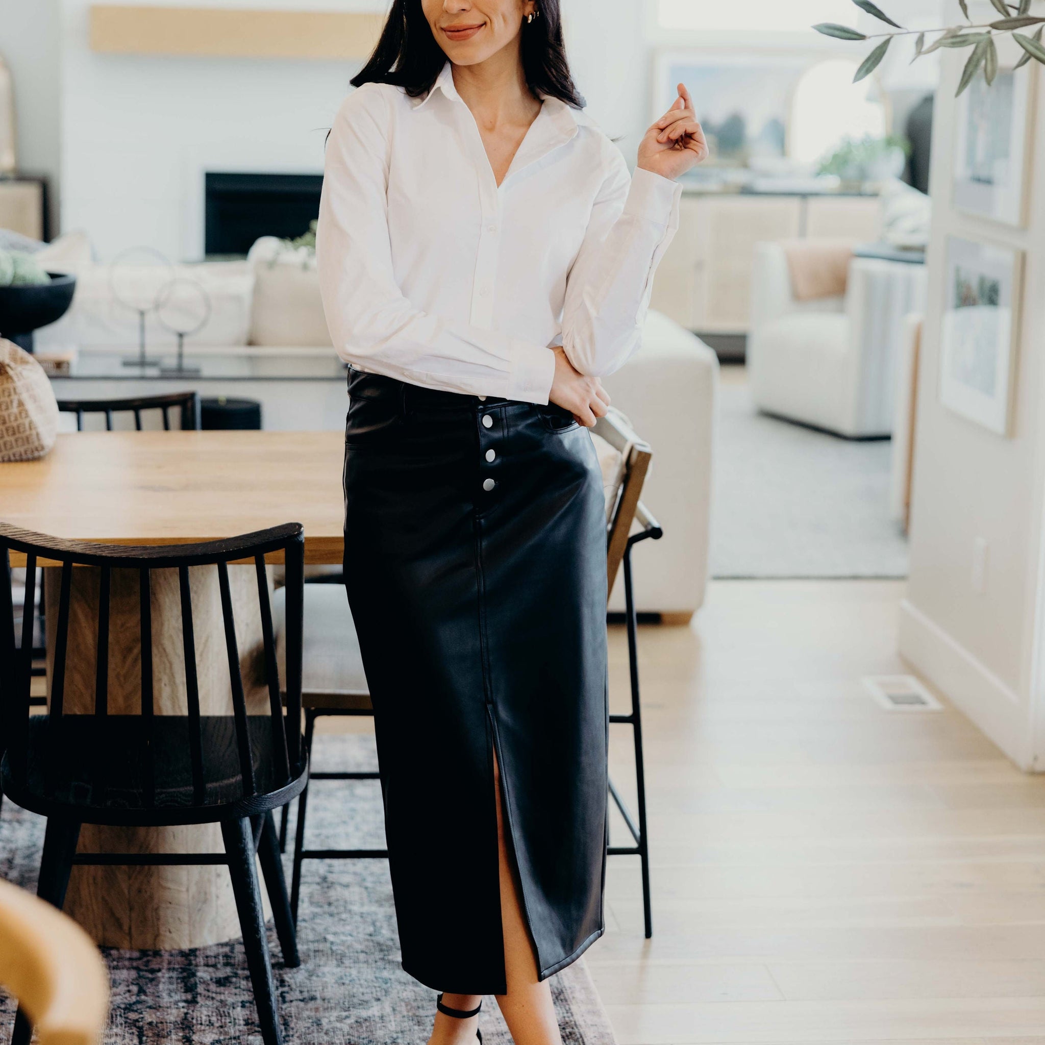CLASSIC BUTTON DOWN SHIRT IN WHITE