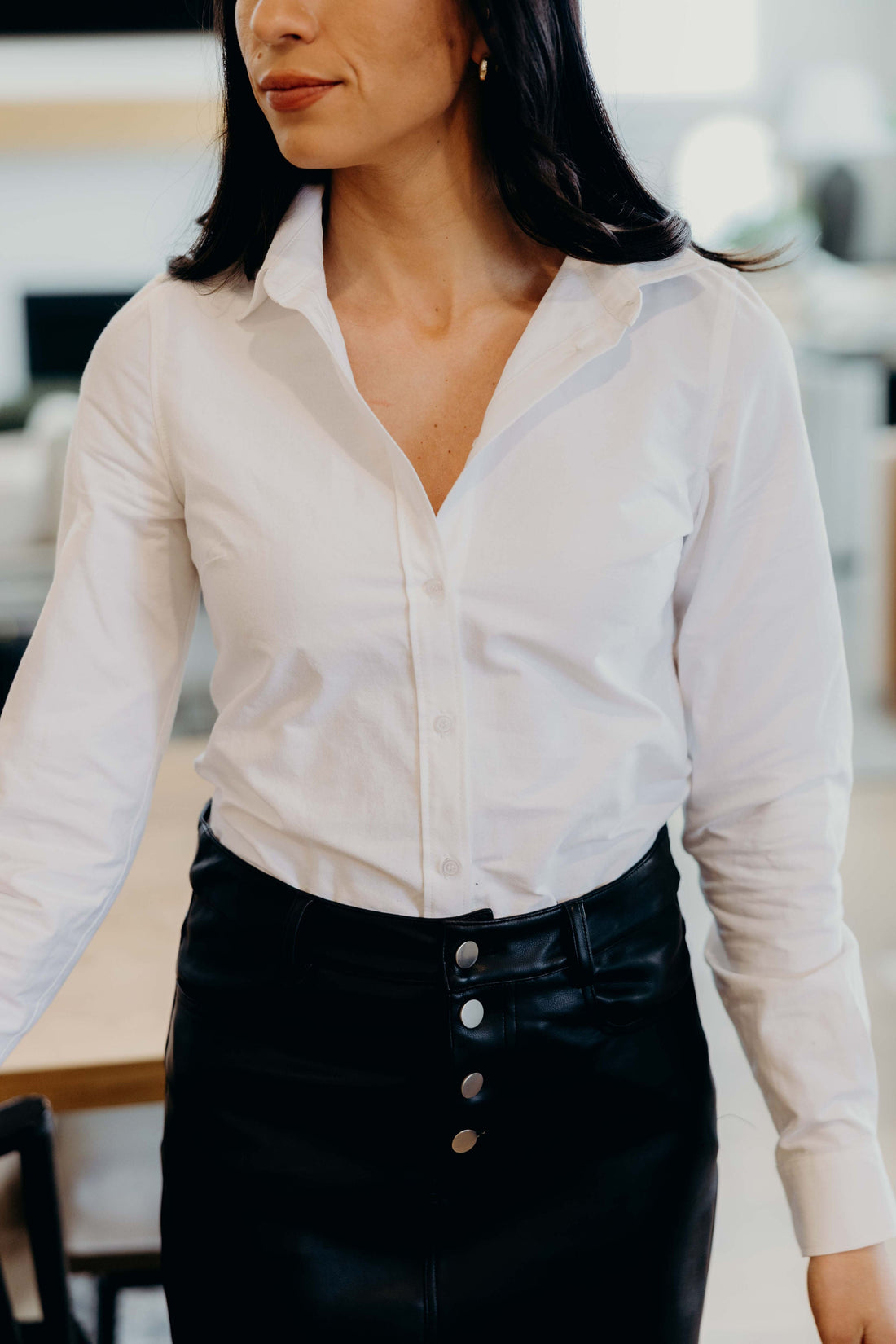 CLASSIC BUTTON DOWN SHIRT IN WHITE