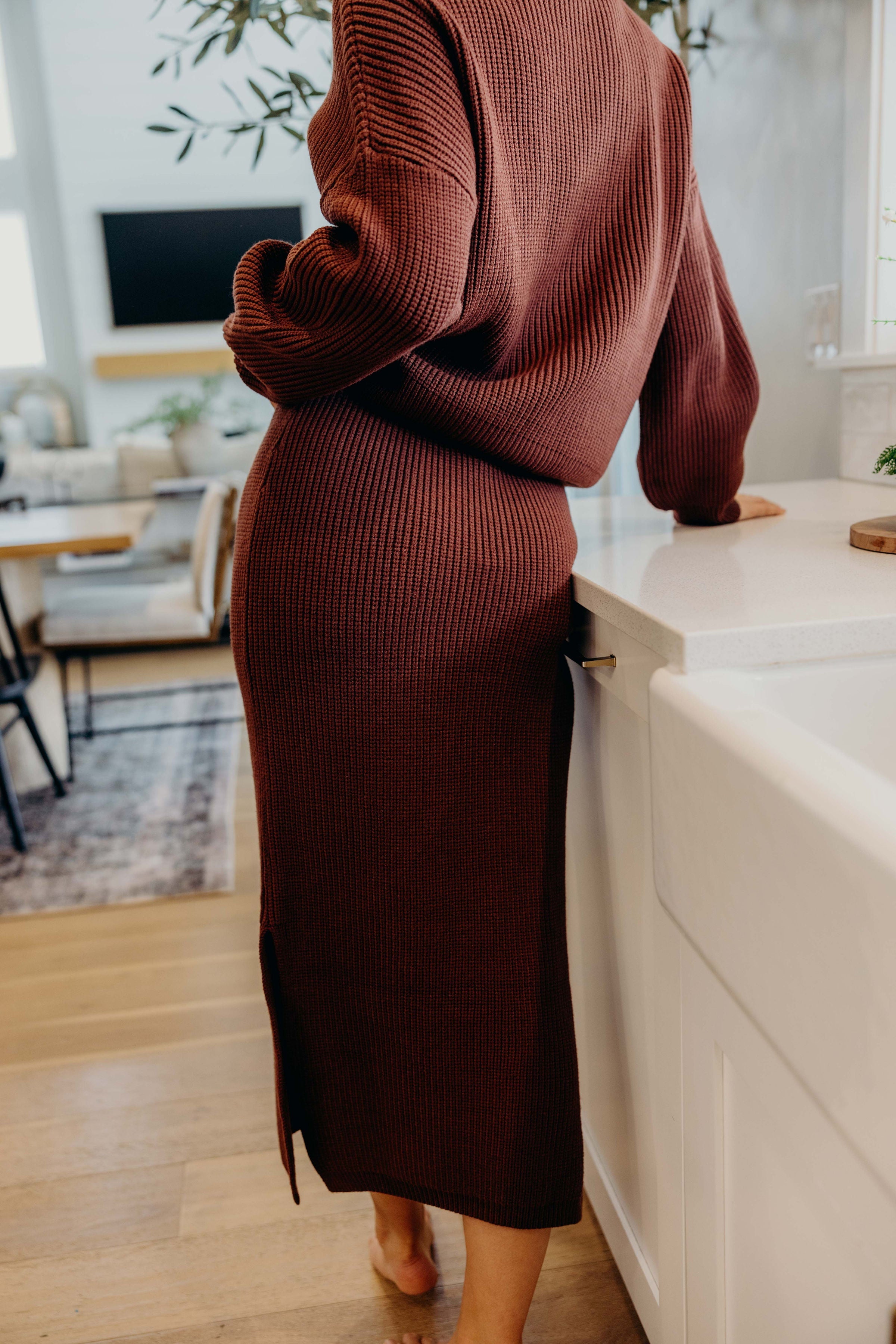 MIDI SWEATER SKIRT IN MAPLE