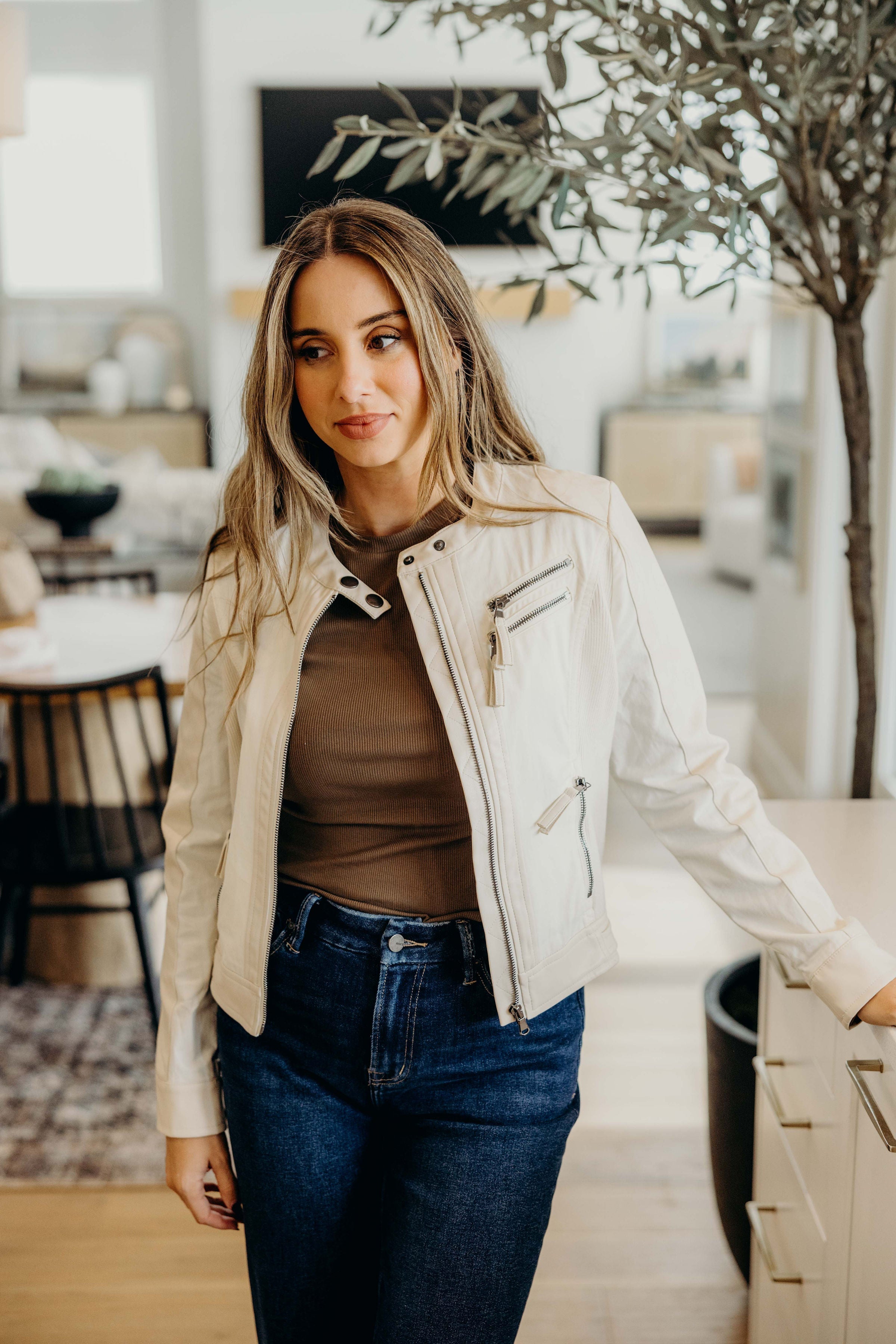 MOTO FAUX LEATHER JACKET IN WINTER WHITE