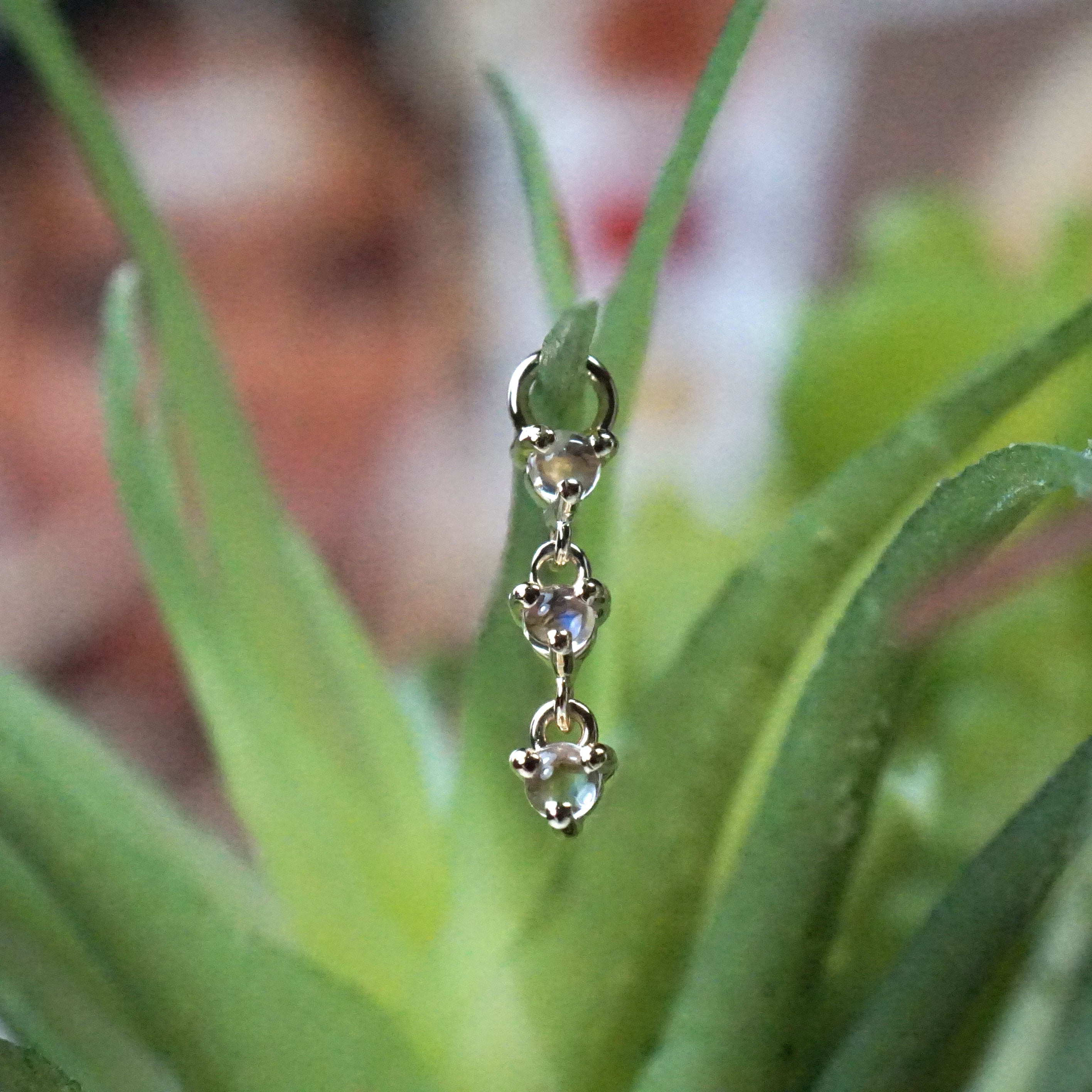 Penelope Prong Charm - Cabochon Gemstone