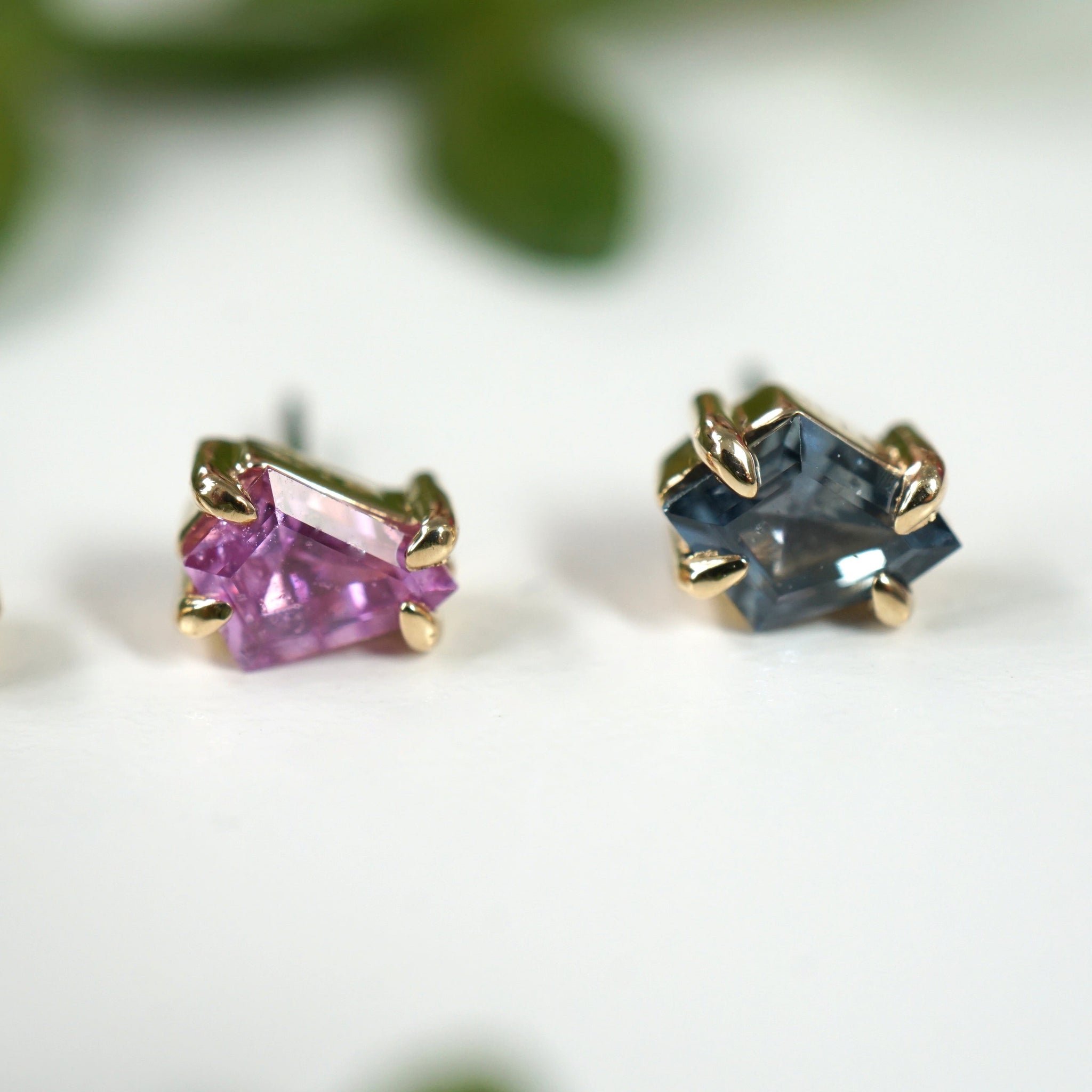 LE 2025 Claw Set Solitaire Faceted Sapphire Freeform One-Of-A-Kind