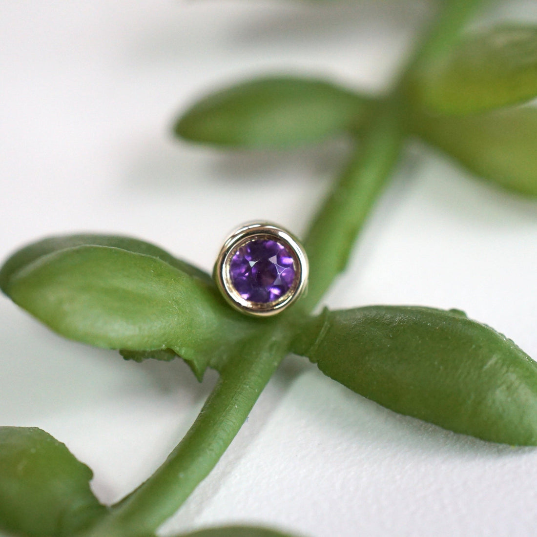Solitaire - Reitz - Bezel Faceted Gemstone