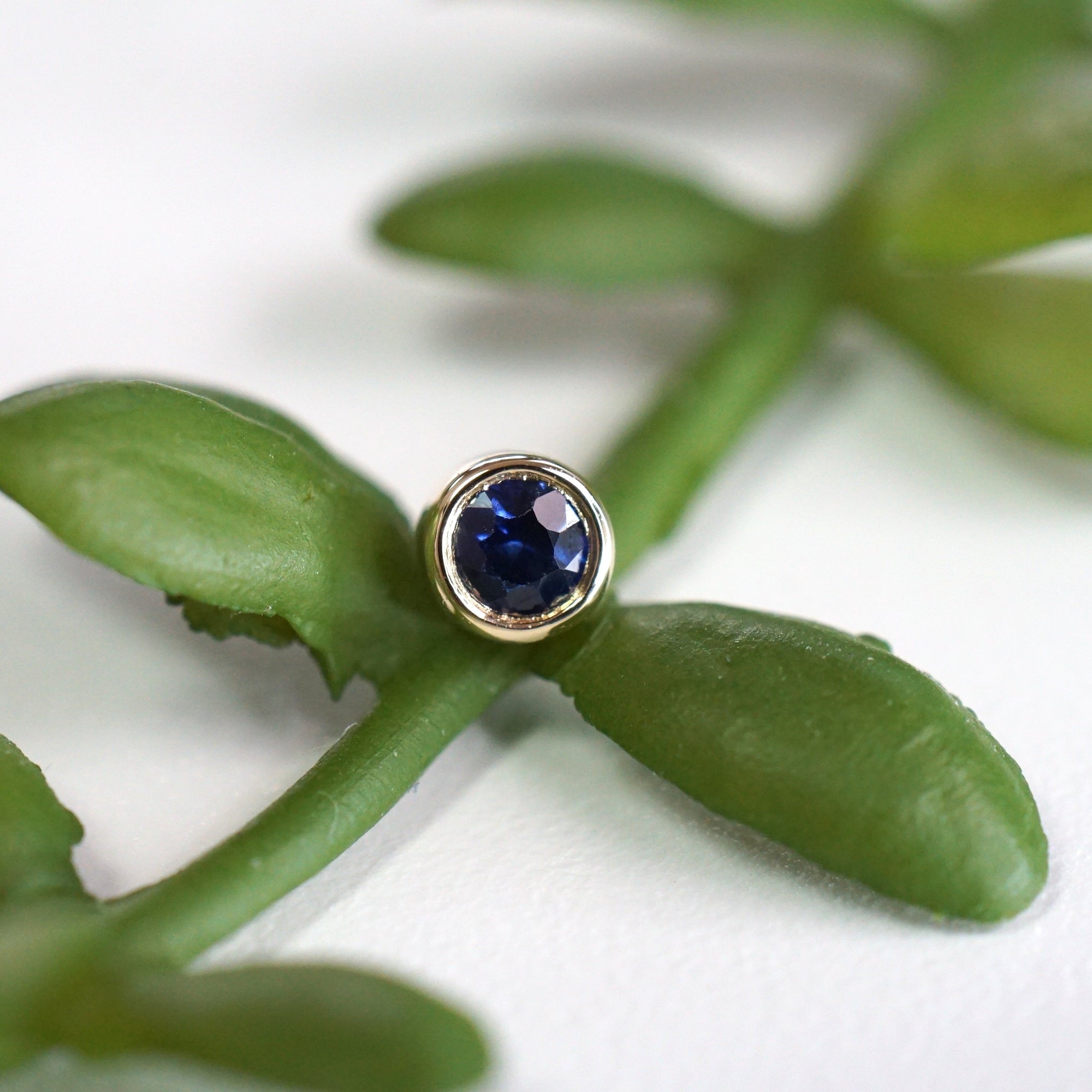 Solitaire - Reitz - Bezel Faceted Gemstone