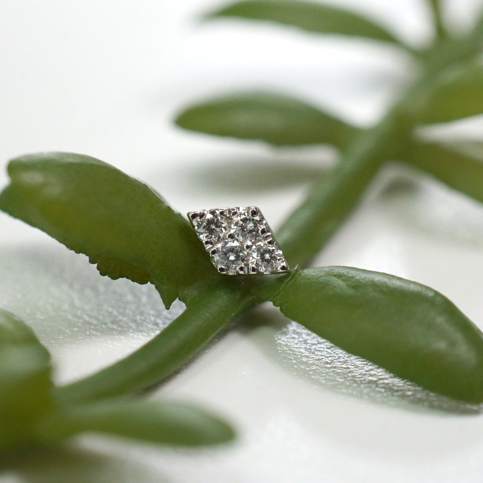 Rhombus - Diamond Pavé Rhombus