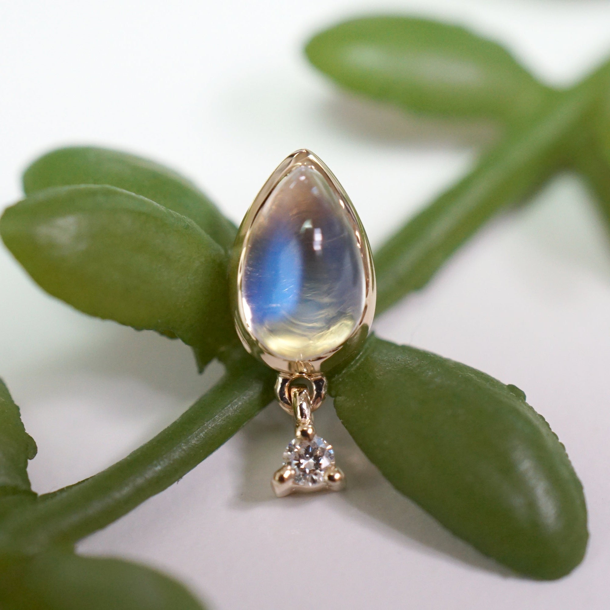 Poppy - Cabochon Gemstone