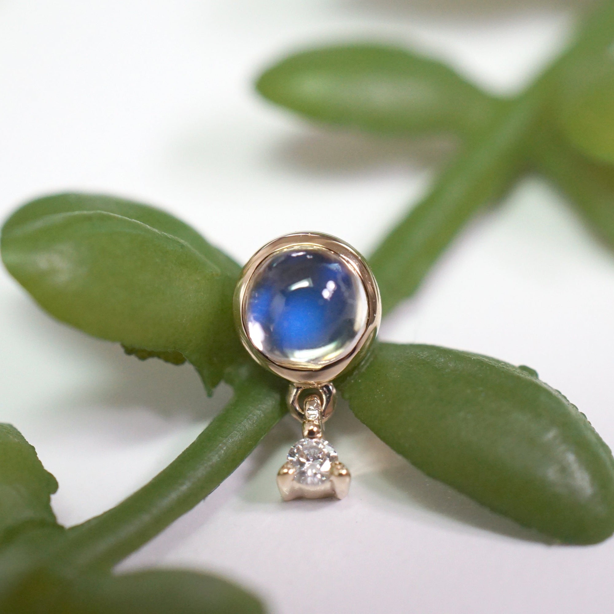 Poppy - Cabochon Gemstone