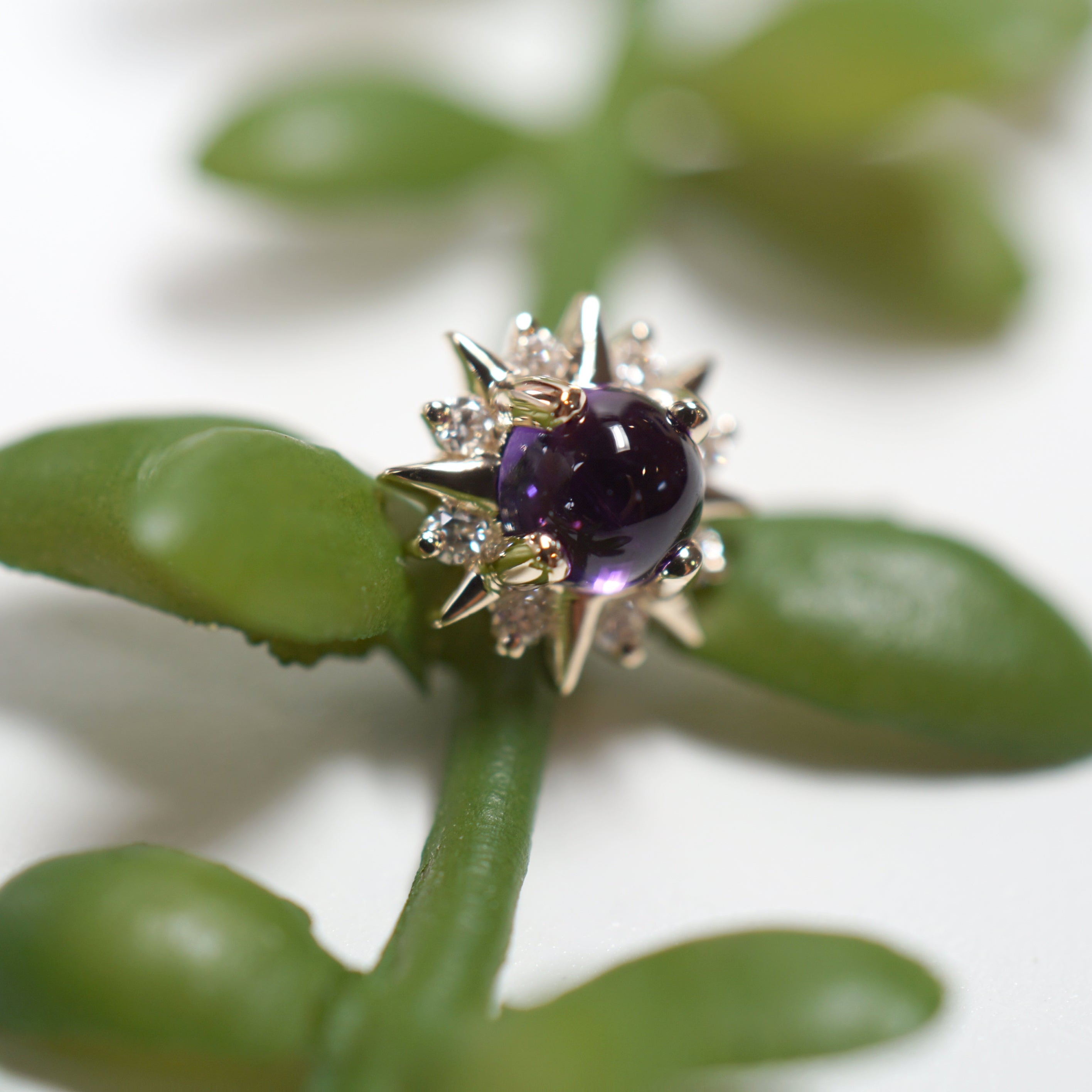 Surya with Cabochon Gemstone