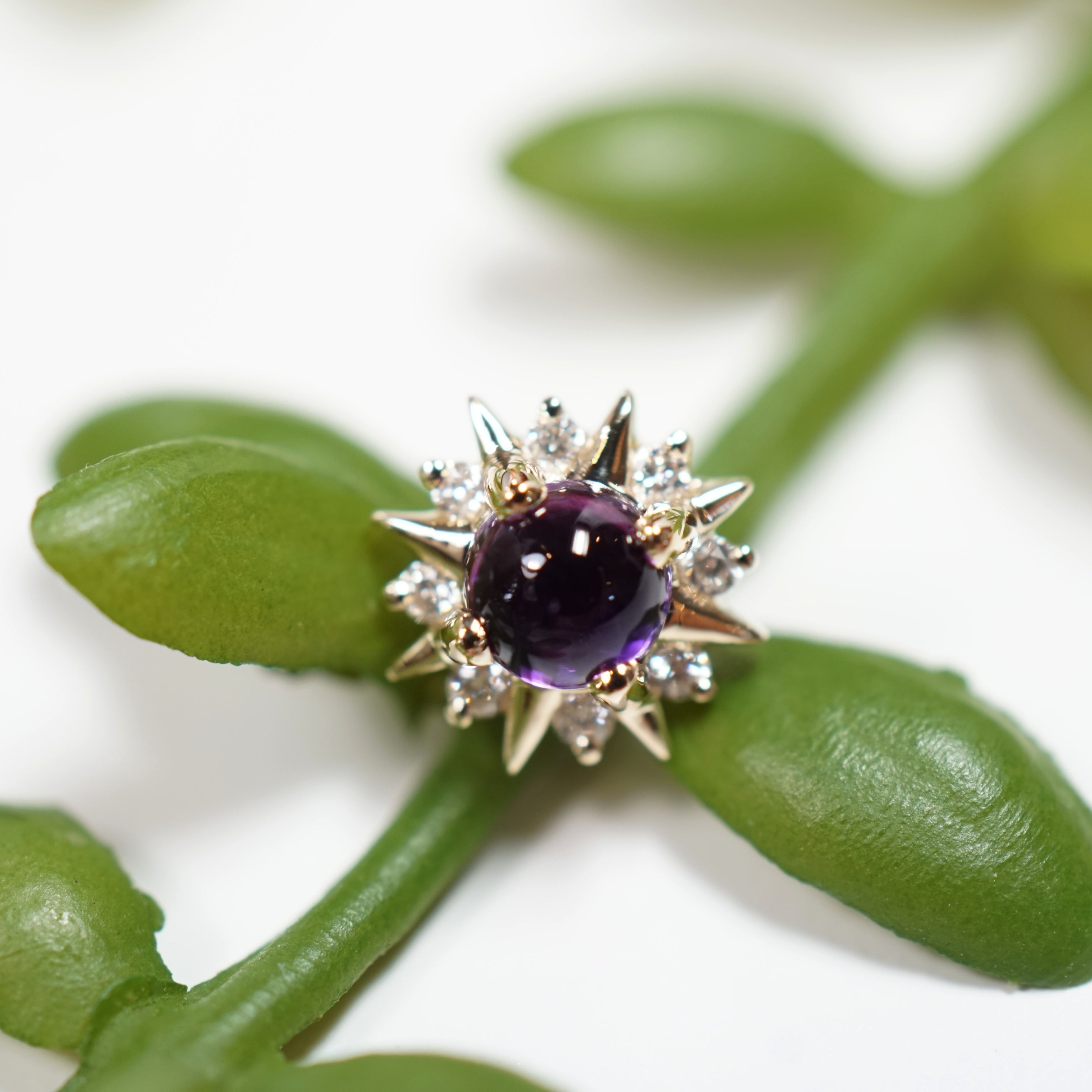 Surya with Cabochon Gemstone