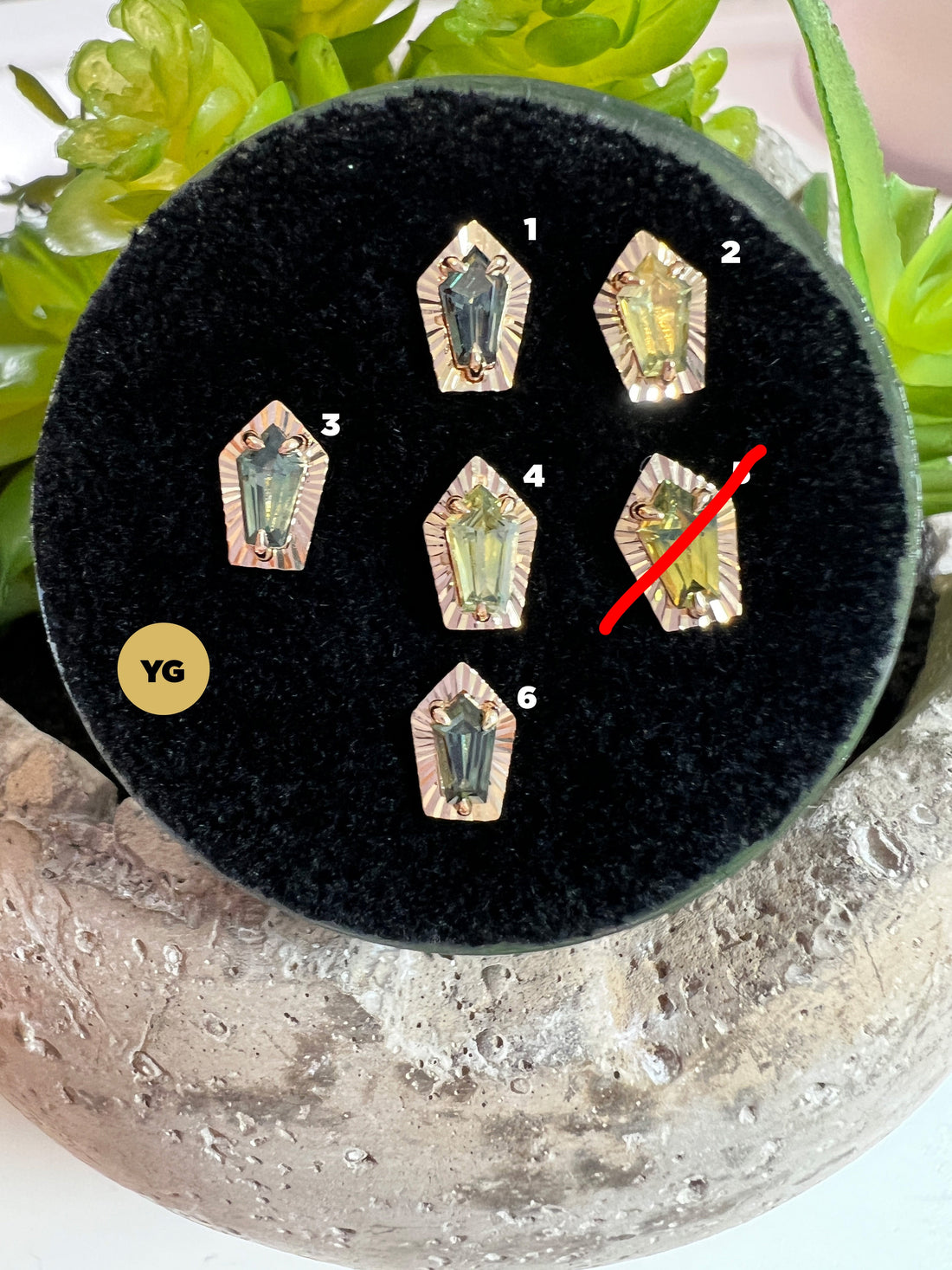 LE 2025 Greenish Blue Sapphire with Ray Gold Edge